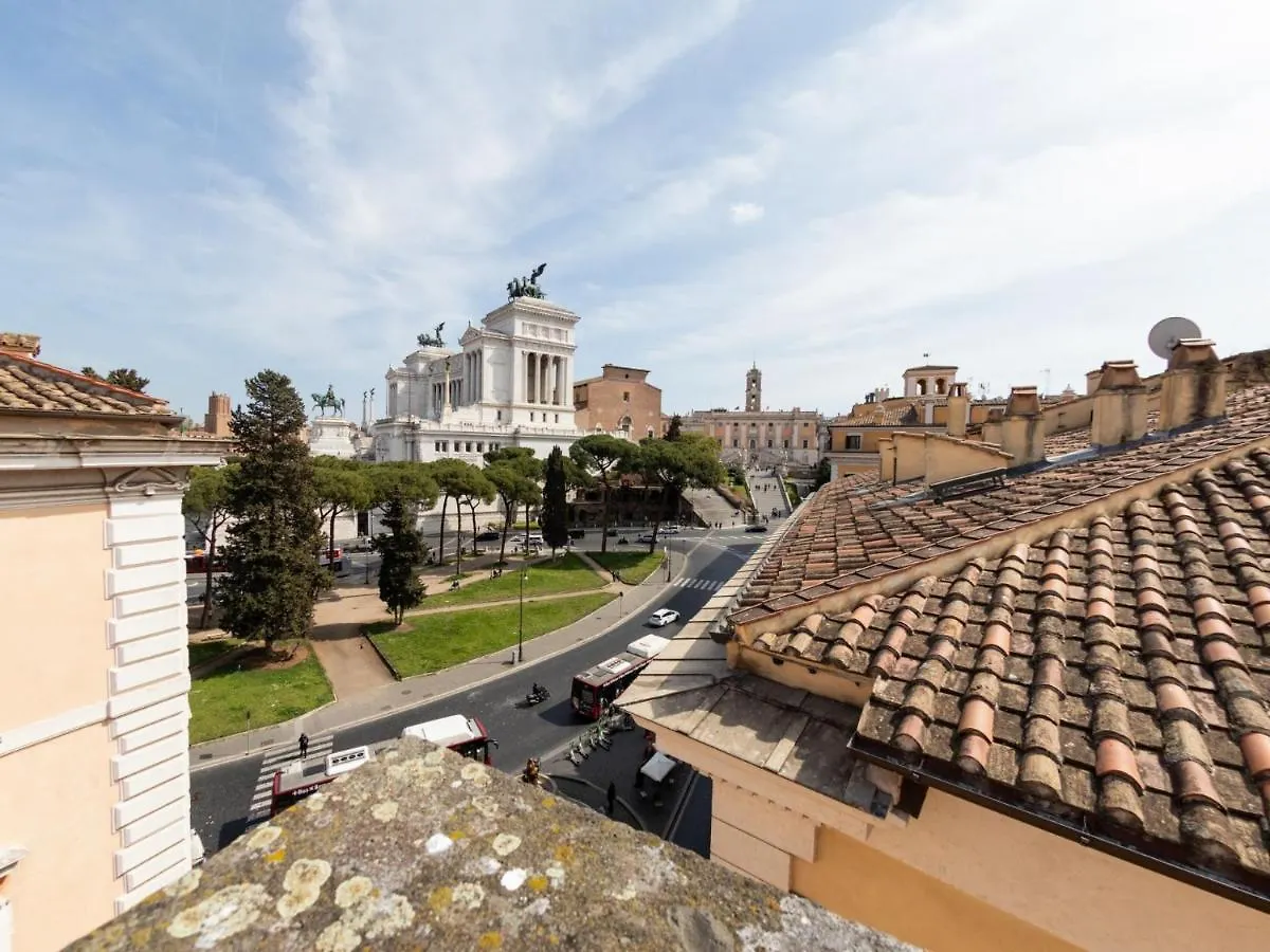 The Best Rent - Apartment With A View On Altare Della Patria Roma 0*,  İtalya